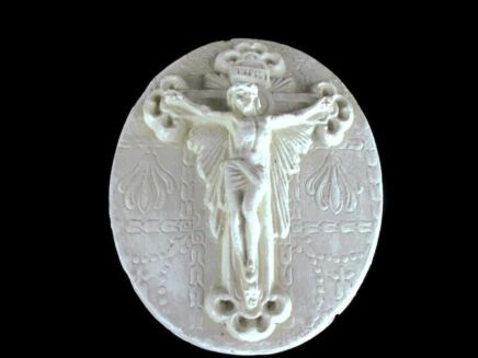 Wall Hanging Bas Relief Plaque plaster Jesus Christ Crucifixion Crown of Thorns vintage