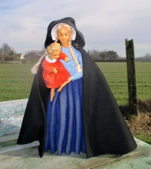 Stunning Vintage Large Madonna Virgin Mary Baby Jesus Wax Luxurious Fur Rare