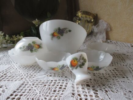 Vintage Retro Arcopal Grapes Pear Leaves Set desert Bowls Bowl Eggcup France Kitchenware