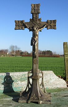 Antique Ornate Art Brass Jesus Christ Table Cross Crucifix Memento Mori