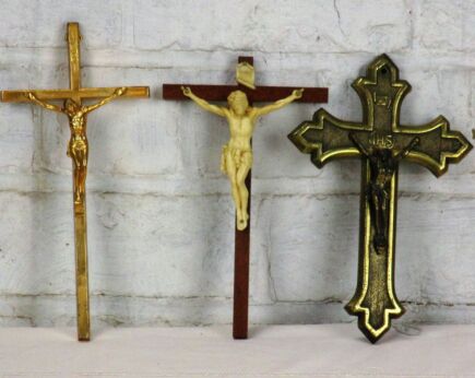 set Lot of 3 small Hanging Crucifixes Christianity Cross Jesus Christ