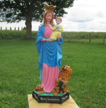 Vintage Virgin Mary Madonna with Child Plaster Statuette Flanders Lion Signed