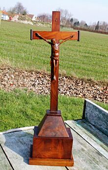 Antique Hand Carved Wooden Jesus Christ Cross Table Standing Crucifix