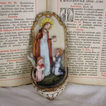 Vintage Holy Water Font Resin Jesus Christ Angel Little Boy Wall Hanging Lovely