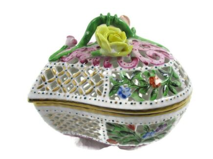 Trinket Jewelry Box with roses on top Herend Hungary Lidded box sweet hand Painted