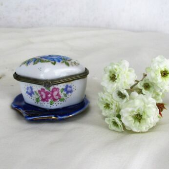 French Romantic Pill Box Hinged Flowers on Leaf Blue Lovely Porcelain