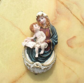 Vintage Holy Water Font Resin Virgin Mary Baby Jesus Church Wall Hanging Lovely