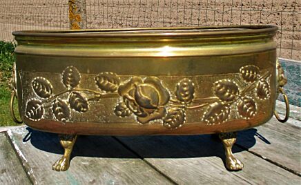 Ornate Brass Planter Jardiniere flower pot Brass Lion Heads Claw Feet Oval