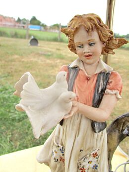 Vintage Capodimonte Table Desk Lamp Girl Pigeons Gorgeous