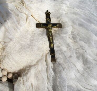 Small antique Brass Hanging Crucifix Jesus Christ Priest Nun Catholic 4.84"