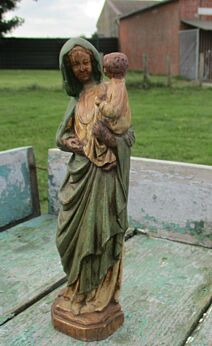 Small Vintage Resin Figurine Virgin Mary with Child Madonna statuette 7.87"