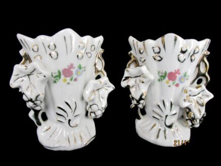 Lovely couple mini Antique French Vieux Paris Porcelain Fan Flair Bridal Vases 3.14"