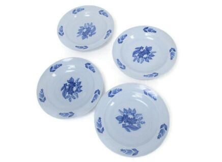 set of 4 dinner plates Blue Gray Extremely Rare Arabia Finland Marked