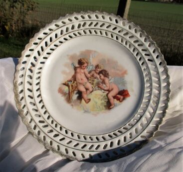 Porcelain  Plate Meissen style Angels Cherubs Playing Lovely Rococo Style 