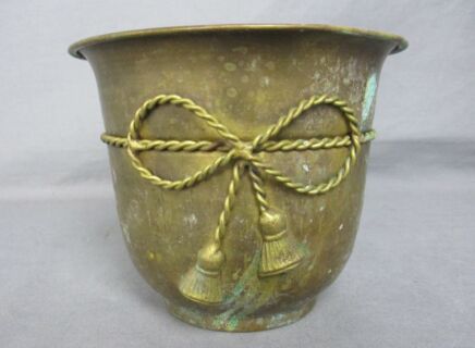 Vintage Brass Planter Jardiniere flower pot Ornate Bow  Beautiful