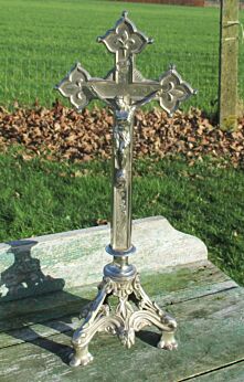 Vintage Ornate Art Bronze Jesus Christ Table Cross Crucifix Memento Mori Lovely