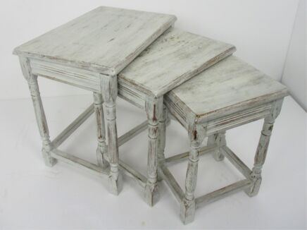 Set of 3 Wood Stacking Nesting Tables Vintage Mid Century French Provincial White Painted Céruse