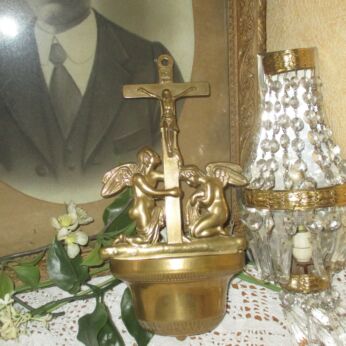 Antique Brass Holy Water Font Angels Crucifix Cross Jesus Wall Hanging Vintage