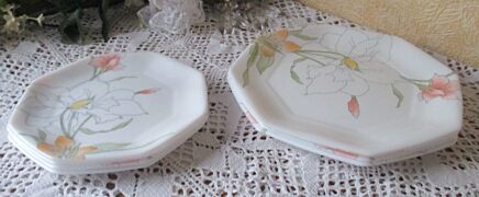 Vintage Retro Arcopal Octagon Octime Flower Plates Kitchenware Rare