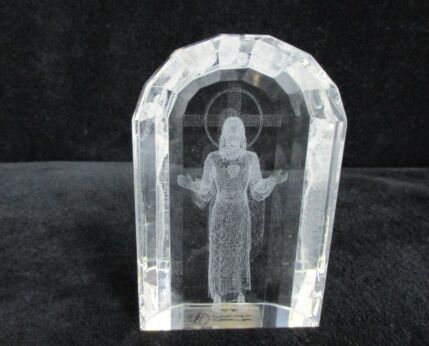 Crystal Clear Collectable Jesus Christ Holy Heart Paperweight Laser art