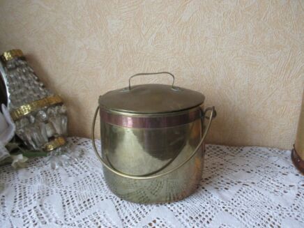 Antique Flemish Solid Brass Cooking Pot Kettle Lid Hammered Brass Bucket Red