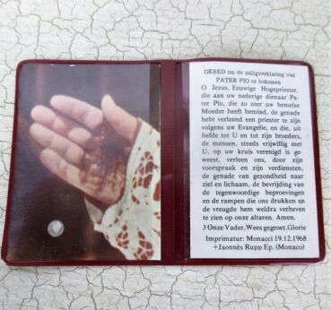 Stola Patris Padre Pio Pietrelcina Catholic Relic Cloth Collector HTF Italy