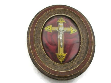 Oval Ornate Wooden Frame Red Velvet Convex Glass Christ Crucifix HTF Lovely