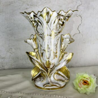 Antique French Vieux Paris Porcelain Fan Flair Bridal Vase Lilies Cornet 11.41"