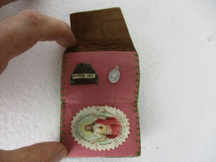 Agnus Dei Easter Passion Nail Catholic Relic Wax Collector HTF Protection Medal in Booklet Indulgence Lovely