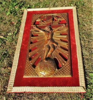 Antique Wall Hanging 18th Century Jesus Christ Crucifix Wood On Velvet Gorgeous