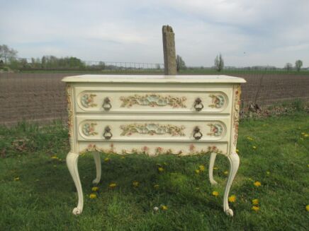Vintage Commode Hollywood Regency French Provincial White Crackled Shabby chic