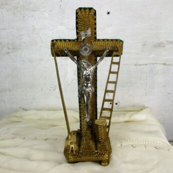 Tramp Trench Tramp Folk art Standing Hand Carved Wooden Crucifix Dice HTF WOW
