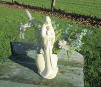 Haeger USA Madonna with Child Virgin Mary Planter Jardiniere flower pot Vintage
