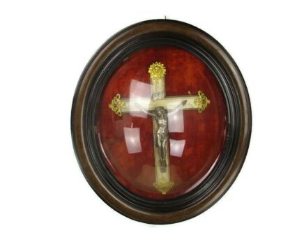 L Antique Oval Ornate Wooden Frame Red Velvet Convex Glass Dome Crucifix