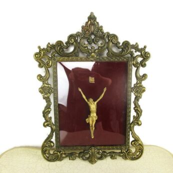Art Deco Oval Ornate Brass Frame Red Velvet Convex Glass Christ Crucifix HTF