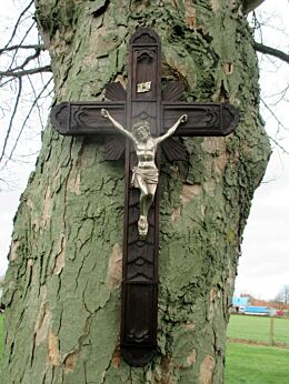 Antique Hand Carved Ornate Oak Hanging Crucifix Cross Jesus Christ 29.52"
