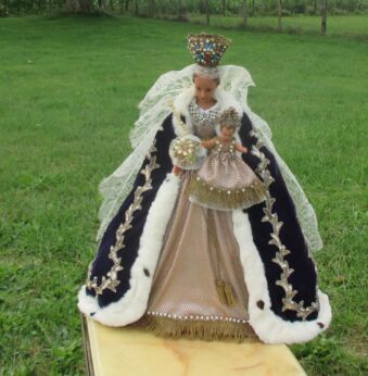 Stunning Vintage Large Madonna Virgin Mary Baby Jesus Wax Luxurious Fur Rare