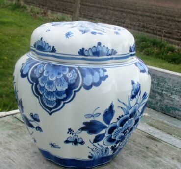 Porceleyne Fles Holland Hand Painted Delft Blue Vase Urn Lid Marked Blue White