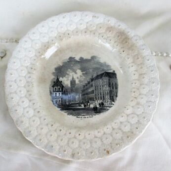 Boch Frères Keramis Plate Hotel de Ville de Gand Flower Edge Belgium Decoration