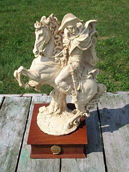 Statuette Napoleon Napoleone on Horseback Capodimonte A.G. Armani Resin