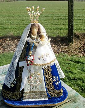 Stunning Vintage Large Madonna Virgin Mary Baby Jesus Wax Luxurious Fur Rare