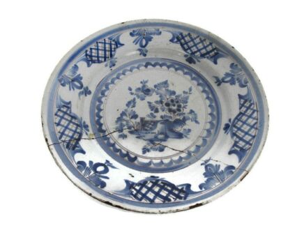 18th Century Delft Wall hanging Charger Plate Blue White Antique Flower Pattern Basket D 11.81"