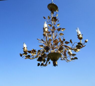 Gorgeous Hollywood Regency Chandelier Tulip Buds Leaves Gilt Metal Tole 5 arm