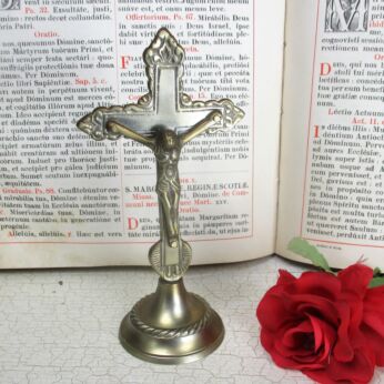 Small Standing Crucifix Corpus Christi 80s metal brass? 6.88"