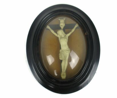 Antique Oval Ornate Wooden Frame  Convex Glass Dome Jesus Christ Golgotha Crucifixion