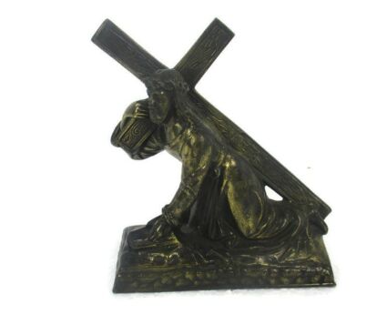 Small statue Figurine Jesus Christ carrying His Cross Spelter Lovely