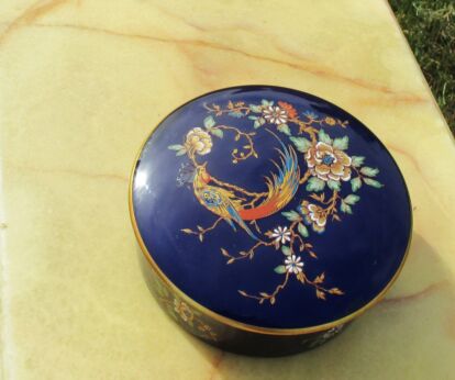 Authentic Limoges Porcelain d'art Marked France Round Lidded Trinket Candy Box