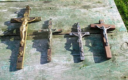 4 small Crucifixes Christianity Cross Jesus Catholic Religious