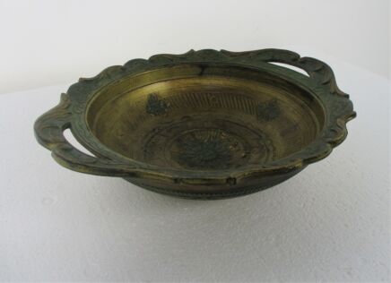 Mid Century Hollywood Regency Florentine Style Italy Italian Gold Gilded Green bowl Resin