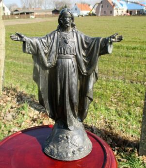 Vintage Art Brass Statuette Jesus Christ Open Arms Holy Heart Rare